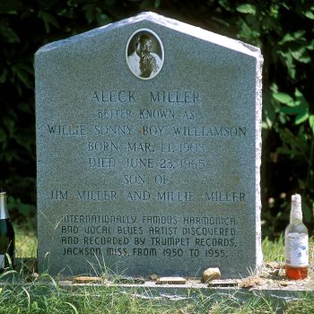 Aleck Miller's (HoneyBoy) grave, Mississippi